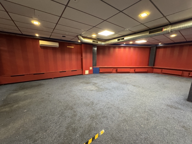 Sludinājumi. Tirdzniecības telpas Pļavniekos.  + 1. stāvs; + Platība sastāv no tirdzniecības zāles, palīgtelpas Cena: 860 EUR/mēn Foto #7