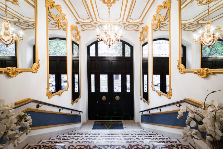 Sludinājumi. Izīrē plašu un prestižu dzīvokli namā \'Aleksandra\' - Ausekļa ielā 4!  Dzīvokļa kopējā platība ir Cena: 2200 EUR/mēn Foto #2