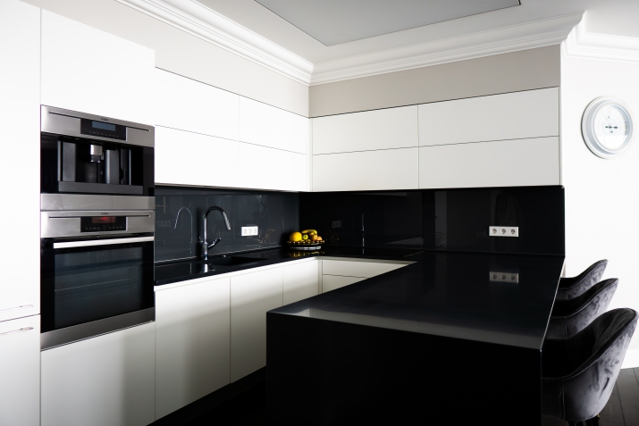 Sludinājumi. Izīrē plašu un prestižu dzīvokli namā \'Aleksandra\' - Ausekļa ielā 4!  Dzīvokļa kopējā platība ir Cena: 2200 EUR/mēn Foto #7