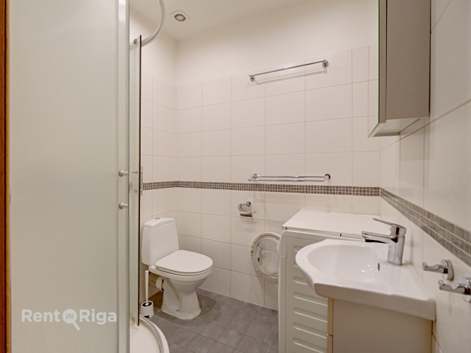 Sludinājumi. Īrei tiek piedāvāts divu istabu dzīvoklis centrā, dzīvoklis sastāv no 2 istabām, viena ir Cena: 580 EUR/mēn Foto #9