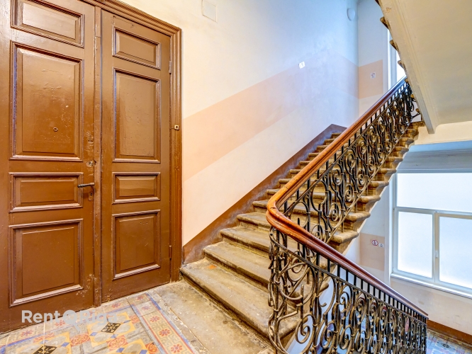 Sludinājumi. Iegādei pieejams divistabu dzīvoklis vēsturiskā ēka pašā centrā.  Šī ir lieliska investīcijai Cena: 65250 EUR Foto #7