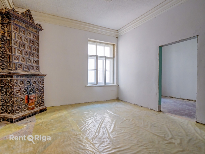 Sludinājumi. Iegādei pieejams divistabu dzīvoklis vēsturiskā ēka pašā centrā.  Šī ir lieliska investīcijai Cena: 77000 EUR Foto #1