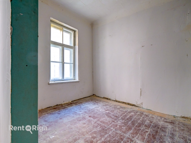 Sludinājumi. Iegādei pieejams divistabu dzīvoklis vēsturiskā ēka pašā centrā.  Šī ir lieliska investīcijai Cena: 77000 EUR Foto #3