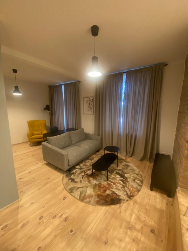 Sludinājumi. Pārdod mājīgu un kvalitatīvi renovētu dzīvokli Rīgas centrā!  Pārdod dzīvokli, kas apvieno Cena: 116400 EUR Foto #1