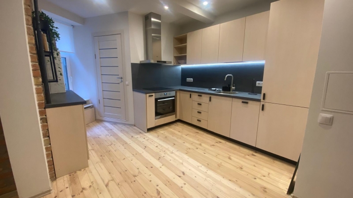 Sludinājumi. Pārdod mājīgu un kvalitatīvi renovētu dzīvokli Rīgas centrā!  Pārdod dzīvokli, kas apvieno Cena: 116400 EUR Foto #5