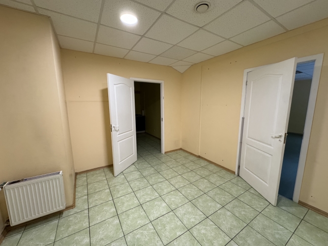 Sludinājumi. Pārdod biroja telpas Āgenskalnā.  Telpas izvietotas biroja ēkas 1. stāvā; Telpu grupas platība 160 Cena: 200000 EUR Foto #7