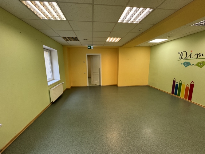 Sludinājumi. Pārdod biroja telpas Āgenskalnā.  Telpas izvietotas biroja ēkas 1. stāvā; Telpu grupas platība 160 Cena: 200000 EUR Foto #9