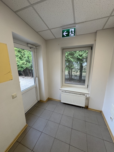 Sludinājumi. Pārdod biroja telpas Āgenskalnā.  Telpas izvietotas biroja ēkas 1. stāvā; Telpu grupas platība 160 Cena: 200000 EUR Foto #5