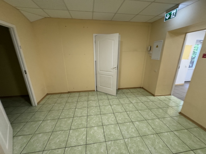 Sludinājumi. Pārdod biroja telpas Āgenskalnā.  Telpas izvietotas biroja ēkas 1. stāvā; Telpu grupas platība 160 Cena: 200000 EUR Foto #8