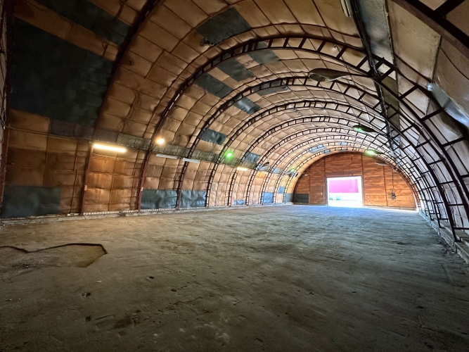 Sludinājumi. Noliktavas telpas Rumubulā.  + Pusapaļais angārs 450 m2; + 1. stāvs; + 2 divviru vārti 4.2x3m; + Cena: 1800 EUR/mēn Foto #5