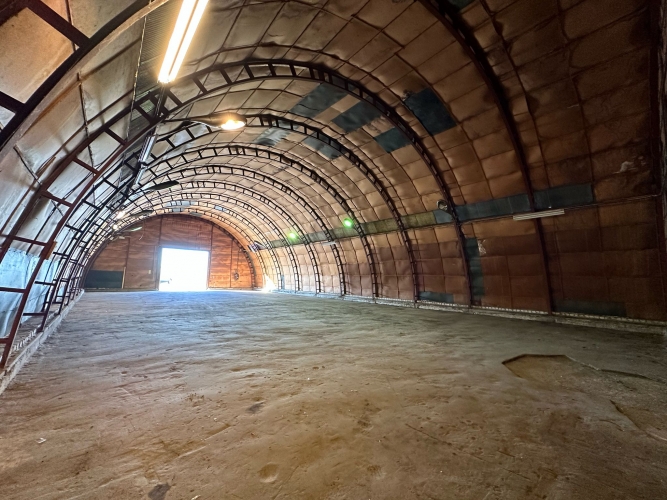 Sludinājumi. Noliktavas telpas Rumubulā.  + Puse pusapaļais angārs 225 m2; + 1. stāvs; + Vārti 4.2x3m; + Cena: 900 EUR/mēn Foto #4