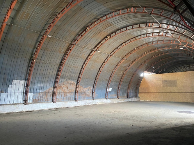 Sludinājumi. Noliktavas telpas Rumubulā.  + Puse pusapaļais angārs 450 m2; + 1. stāvs; + Jauni vārti 4.2x4,.2m; Cena: 1800 EUR/mēn Foto #6