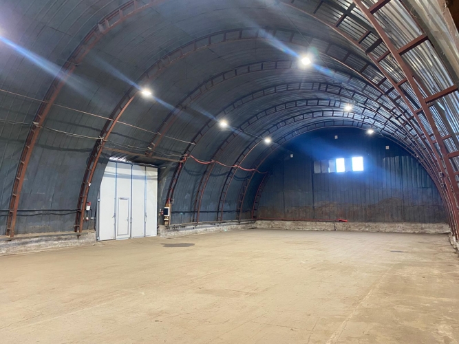 Sludinājumi. Noliktavas telpas Rumubulā.  + Puse pusapaļais angārs 450 m2; + 1. stāvs; + Jauni vārti 4.2x4,.2m; Cena: 1800 EUR/mēn Foto #8