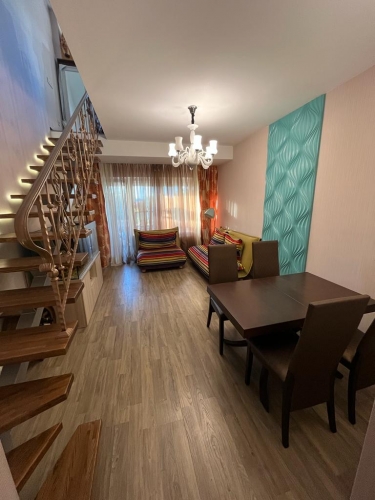 Sludinājumi. Dzīvoklis ar izcilu atrašanās vietu  blakus sabiedriskā transporta pieturvietām, 15 minūšu Cena: 165000 EUR Foto #1