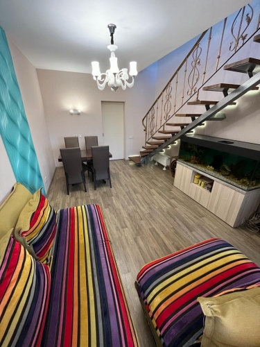 Sludinājumi. Dzīvoklis ar izcilu atrašanās vietu  blakus sabiedriskā transporta pieturvietām, 15 minūšu Cena: 165000 EUR Foto #4