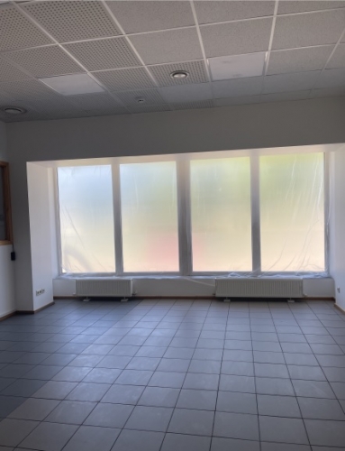 Объявление. Nomai tiek piedāvātas tirdzniecības telpas Juglā ar kopējo platību 160 m2. Atvērta tipa plānojums. Цена: 1280 EUR/мес. Foto #4