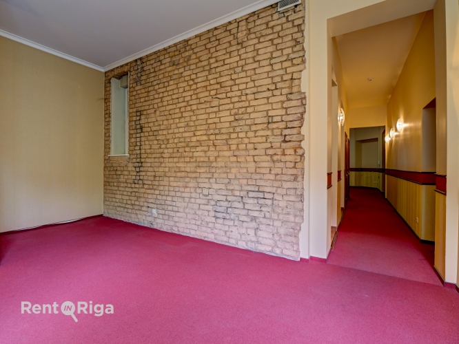 Sludinājumi. Izīrē Biroja telpas renovētā ēkā Rīgas centrā, Kr. Valdemāra ielā 20.  Piedāvājam biroja telpas Cena: 2490 EUR/mēn Foto #9