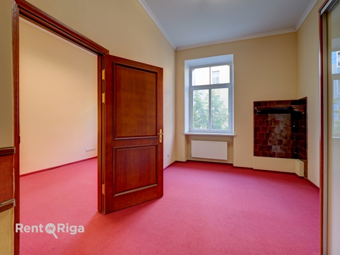 Sludinājumi. Izīrē Biroja telpas renovētā ēkā Rīgas centrā, Kr. Valdemāra ielā 20.  Piedāvājam biroja telpas Cena: 2490 EUR/mēn Foto #8