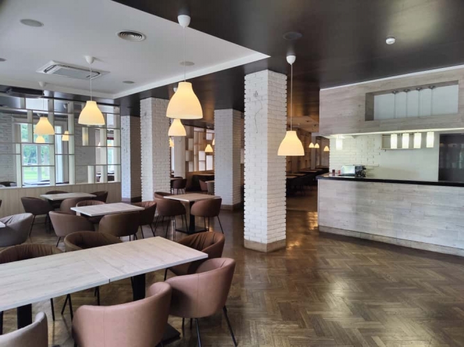 Sludinājumi. Unikālas un greznas restorāna telpas Rīgas sirdī!   Ideāla atrašanās vieta  elegantajā Vērmanes Cena: 10000 EUR/mēn Foto #4