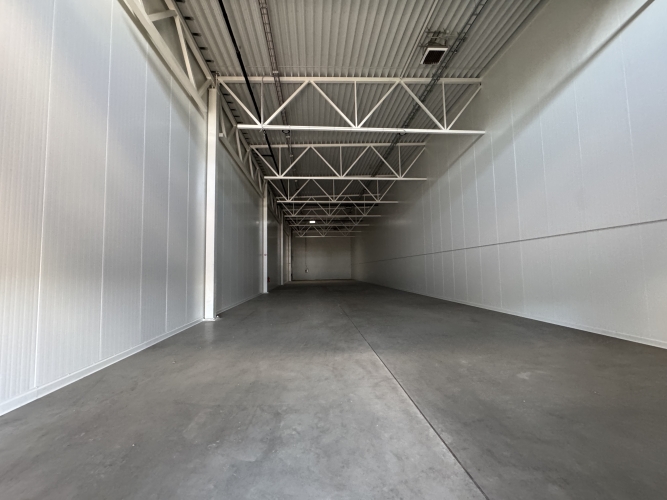 Sludinājumi. A klases noliktavas telpas Ulmaņa gatvē, pie RIX. Telpas pieejamas no 01.2026.  + 1. stāvs; + Cena: 4609 EUR/mēn Foto #3