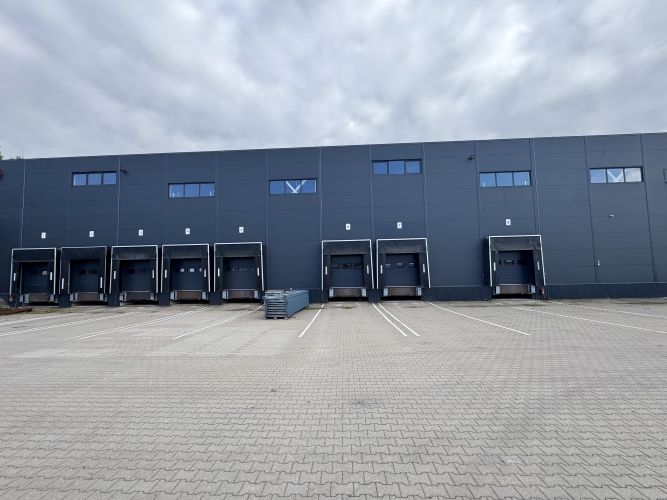 Sludinājumi. A klases noliktavas telpas Ulmaņa gatvē, pie RIX. Telpas pieejamas no 01.2026.  + 1. stāvs; + Cena: 4609 EUR/mēn Foto #1