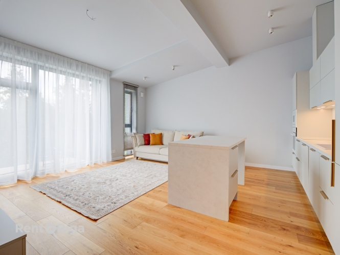 Sludinājumi. Ekskluzīvs jaunā projekta dzīvoklis ar balkonu, garderobi un privātu autostāvvietu.  No septembra Cena: 1100 EUR/mēn Foto #1