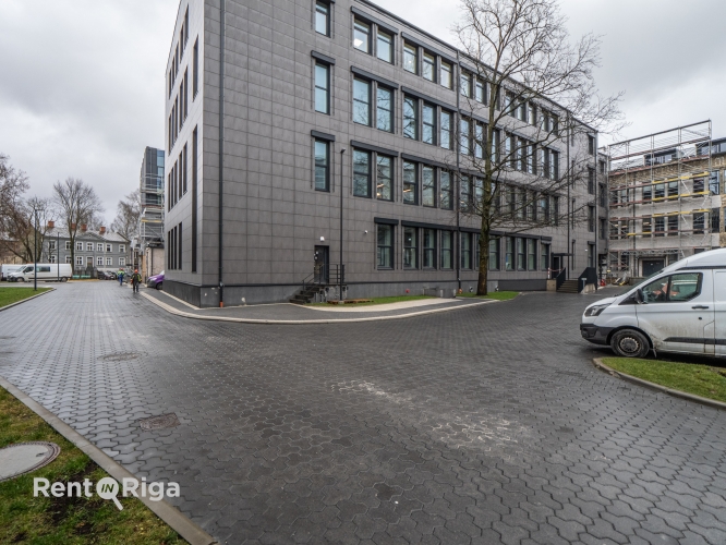 Sludinājumi. Izīrē modernas biroja telpas Mūkusalas Biznesa Centrā  Piedāvājam plašas un mūsdienīgas biroja Cena: 5600 EUR/mēn Foto #2