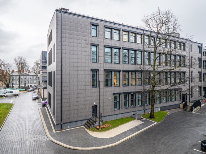 Sludinājumi. Izīrē modernas biroja telpas Mūkusalas Biznesa Centrā  Piedāvājam plašas un mūsdienīgas biroja Cena: 32000 EUR/mēn Foto #1