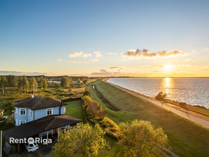 Sludinājumi. Ekskluzīva māja ar lielisku atrašanās vietu  iespēja baudīt skaistākos saulrietus un saullēktus Cena: 325000 EUR Foto #5