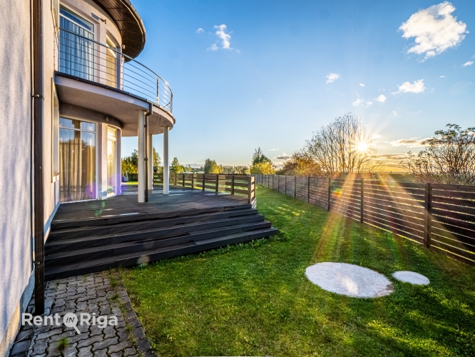 Sludinājumi. Ekskluzīva māja ar lielisku atrašanās vietu  iespēja baudīt skaistākos saulrietus un saullēktus Cena: 325000 EUR Foto #8