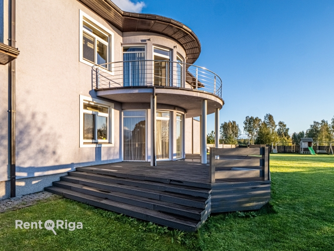 Sludinājumi. Ekskluzīva māja ar lielisku atrašanās vietu  iespēja baudīt skaistākos saulrietus un saullēktus Cena: 325000 EUR Foto #9