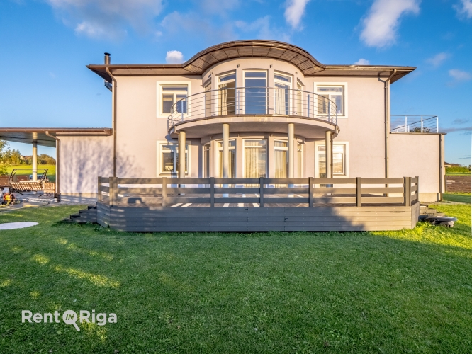 Sludinājumi. Ekskluzīva māja ar lielisku atrašanās vietu  iespēja baudīt skaistākos saulrietus un saullēktus Cena: 325000 EUR Foto #4