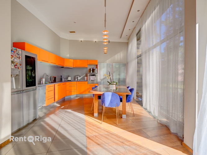 Объявление. Продаётся красивый двухэтажный частный дом у моря.  Эксклюзивная возможность приобрести дом в Цена: 349000 EUR Foto #6