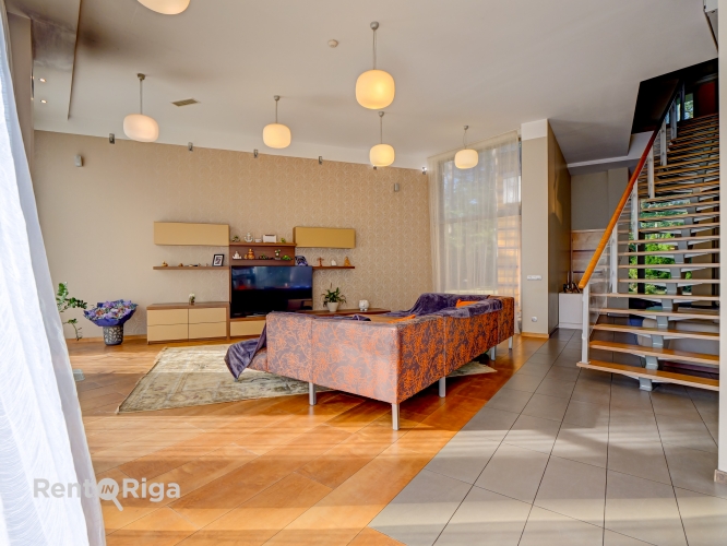 Объявление. Продаётся красивый двухэтажный частный дом у моря.  Эксклюзивная возможность приобрести дом в Цена: 349000 EUR Foto #9