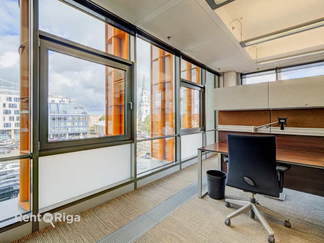 Объявление. Престижный, сразу доступный, полностью меблированный офис в одном из самых заметных офисных Цена: 4242 EUR/мес. Foto #3