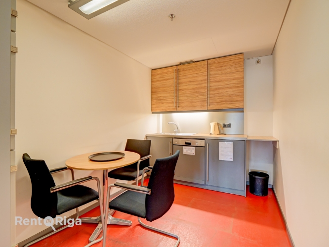 Объявление. Престижный, сразу доступный, полностью меблированный офис в одном из самых заметных офисных Цена: 4242 EUR/мес. Foto #7