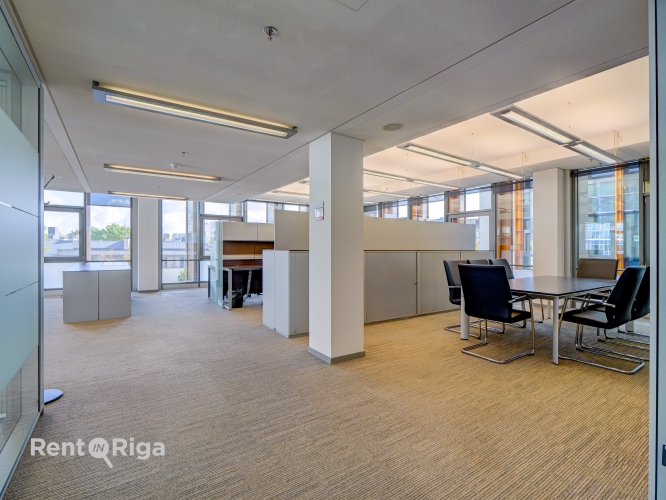 Объявление. Престижный, сразу доступный, полностью меблированный офис в одном из самых заметных офисных Цена: 8256 EUR/мес. Foto #5