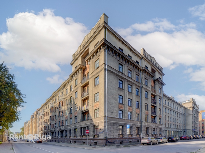 Sludinājumi. Pārdod 4 istabu dzīvokli Rīgas centrā!  Telpas ir apvītas ar gaismu un vērību, ar augstiem Cena: 146500 EUR Foto #1