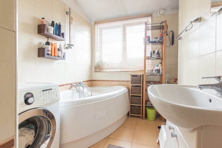 Sludinājumi. Pārdod gaišu un mājīgu 3 istabu dzīvokli Āgenskalnā!  Īpašs un reti pieejams - plašs 3 istabu Cena: 109400 EUR Foto #9