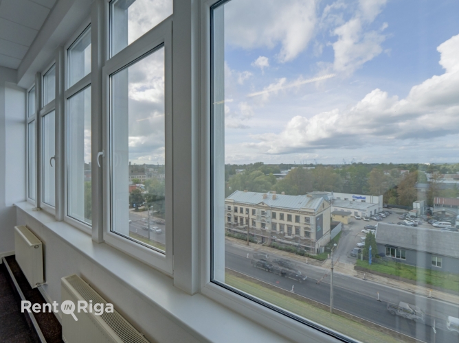 Sludinājumi. Kvalitatīvs, kompakta izmēra birojs renovētā ēkā  Ganību dambī 24D.  Birojs atrodas ēkas 6. stāvā, Cena: 575 EUR/mēn Foto #7