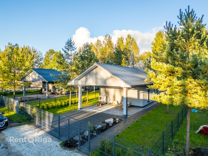 Sludinājumi. Izīrē jaunu, kvalitatīvi būvētu māju Ķekavā  klusā, meža ieskautā vietā ar visām pilsētas Cena: 1650 EUR/mēn Foto #2