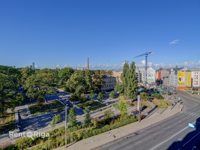 Sludinājumi. Birojs ar panorāmas skatu uz Dailes teātra skvēru.  Birojs sastāv no vienas lielas telpas 64 kvm Cena: 450 EUR/mēn Foto #9