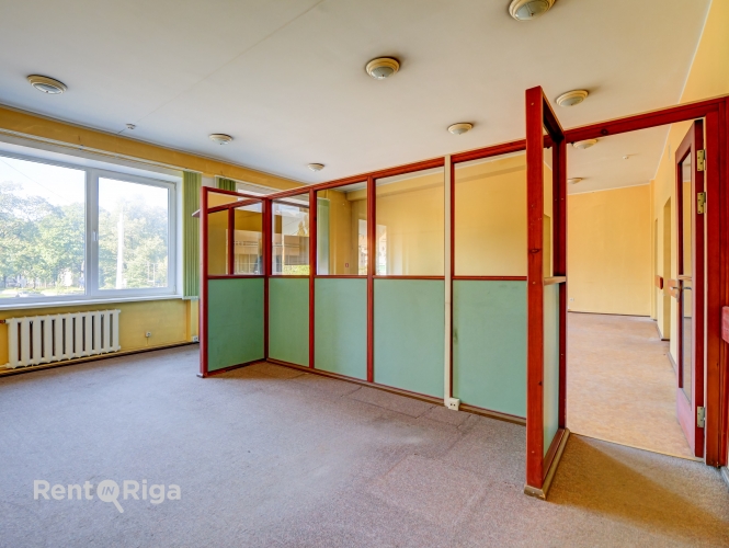 Объявление. Birojs ar skatu uz Dailes teātra skvēru.  Birojs sastāv no divām (25 + 66 kvm), no kurām lielākā ir Цена: 500 EUR/мес. Foto #5