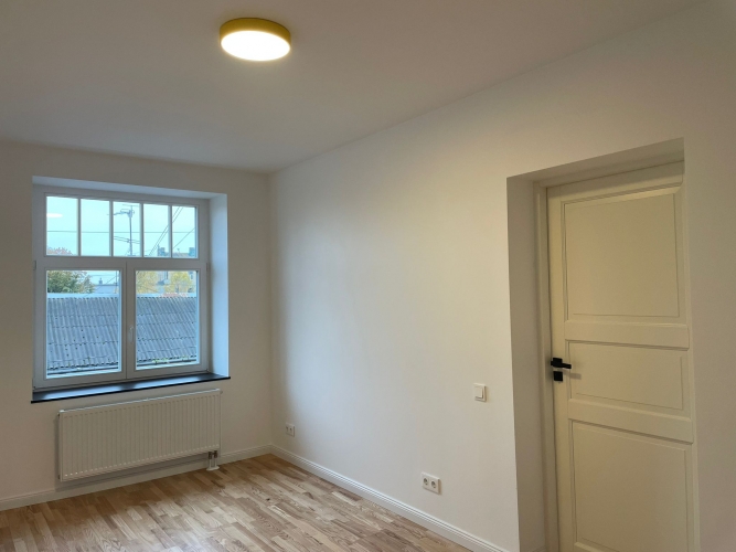 Sludinājumi. Tiek pārdots renovēts 2-istabu dzīvoklis  ar atsevišķu virtuvi.  Plānojums: atsevišķa virtuve, Cena: 103500 EUR Foto #8