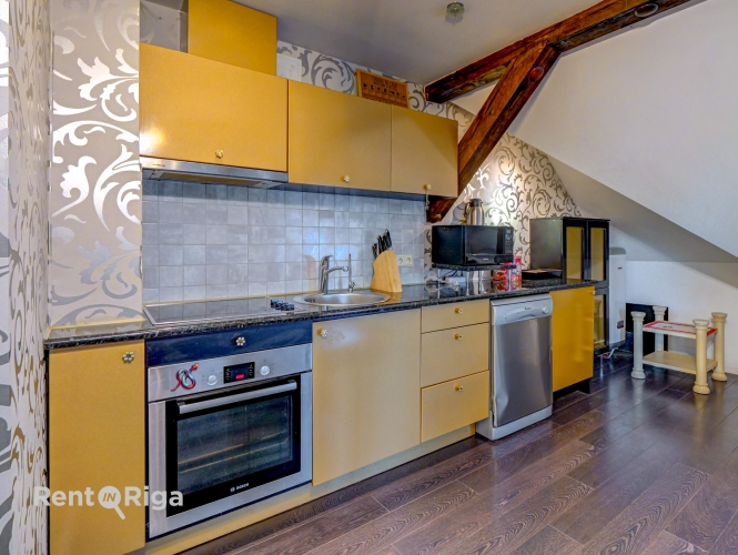 Sludinājumi. Izsmalcināts divlīmeņu dzīvoklis renovētā ēkā pašā Rīgas sirdī.   Tiešs skatu uz Brīvības Cena: 299750 EUR Foto #6