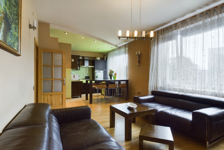 Sludinājumi. Pārdod plašu un kvalitatīvi labiekārtotu 3 istabu dzīvokli  103,6 m ar lodžiju un balkonu.  Cena: 176500 EUR Foto #8