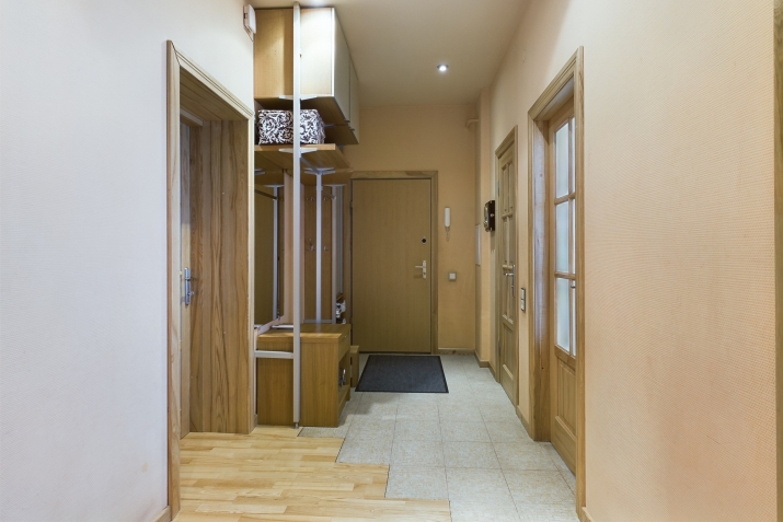 Sludinājumi. Pārdod plašu un kvalitatīvi labiekārtotu 3 istabu dzīvokli  103,6 m ar lodžiju un balkonu.  Cena: 176500 EUR Foto #2