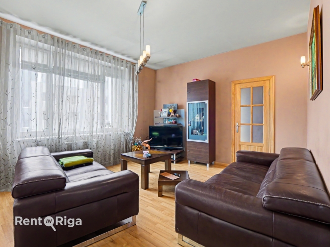 Sludinājumi. Pārdod plašu un kvalitatīvi labiekārtotu 3 istabu dzīvokli  103,6 m ar lodžiju un balkonu.  Cena: 176500 EUR Foto #6