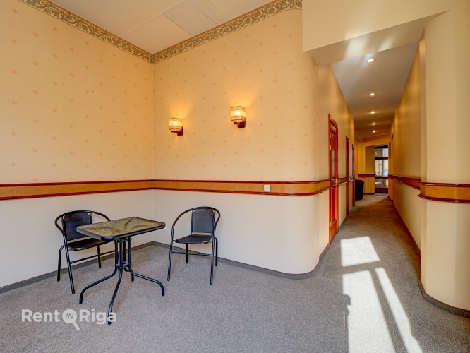 Sludinājumi. Izīrē Biroja telpas renovētā ēkā Rīgas centrā, Kr. Valdemāra ielā 20.  Piedāvājam biroja telpas Cena: 4917 EUR/mēn Foto #7