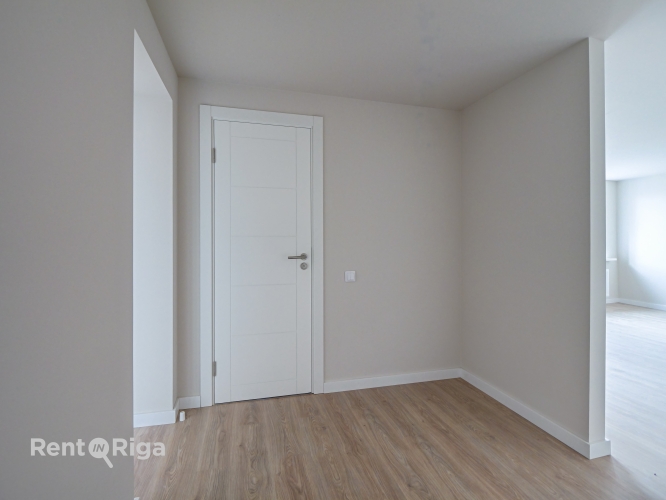 Sludinājumi. Piedāvājumā dzīvokļi Rīgas centrā. Īpašumam divas ēkas fasādes un pagalma.  Trīsistabu dzīvoklis ar Cena: 139480 EUR Foto #6